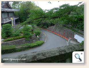 京都霊山護国神社までの坂