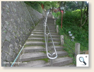 京都霊山護国神社階段