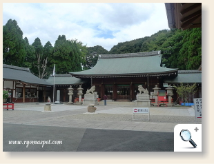 霊山護国神社境内